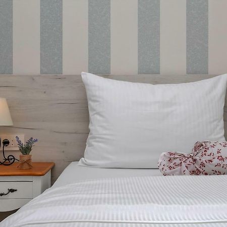 Charming Apartment Tissa With Sea View Makarska Exterior foto