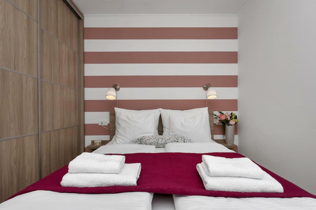 Charming Apartment Tissa With Sea View Makarska Exterior foto