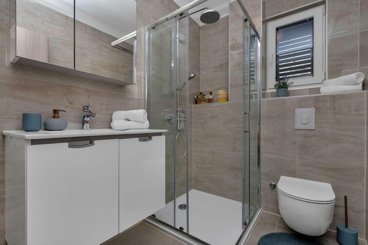 Charming Apartment Tissa With Sea View Makarska Exterior foto