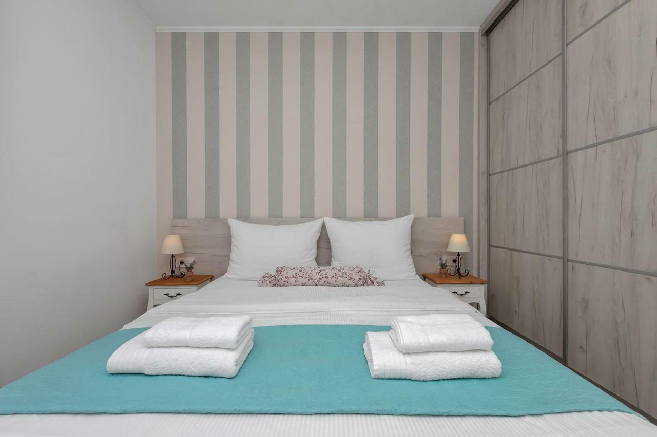 Charming Apartment Tissa With Sea View Makarska Exterior foto